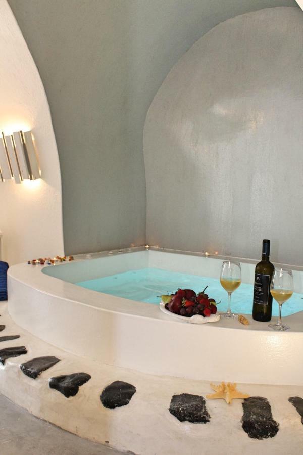 Linos Suites Emporio  Extérieur photo